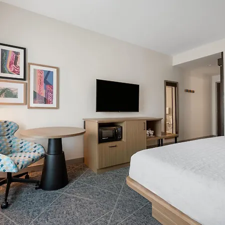 Hampton By Hilton Airport Century Place 3*