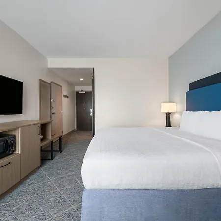 Hampton By Hilton Airport Century Place Hotel Nashville