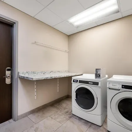 Hampton By Hilton Airport Century Place 3*