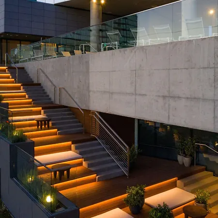 W Hotel 5*