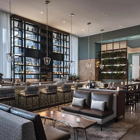 Hotel Hyatt Centric Downtown 4*