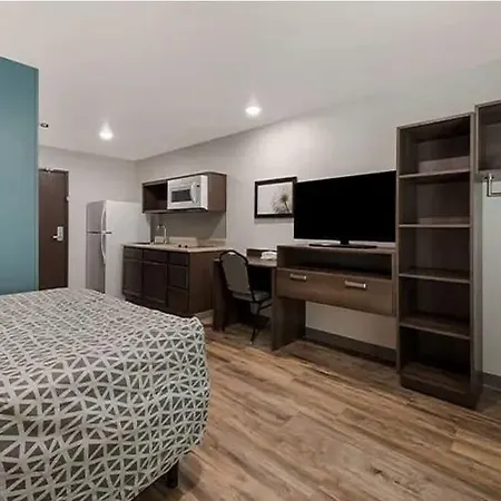 Hotel Woodspring Hermitage - Airport 3*
