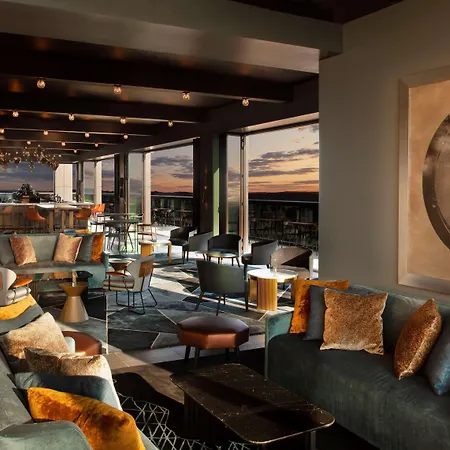 Grand Hyatt Hotel