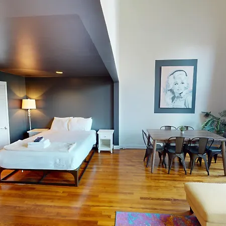 The Lofts At 107