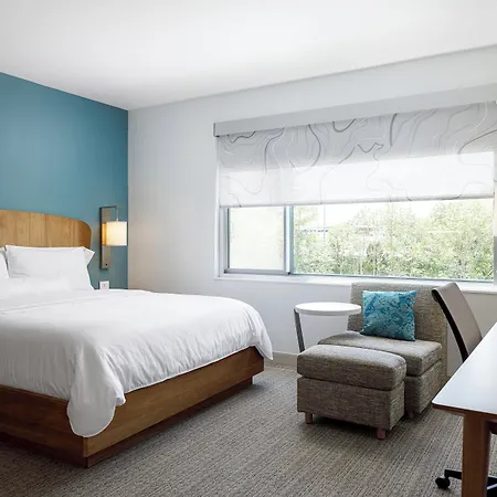 Hotel Element By Marriott Airport 3*