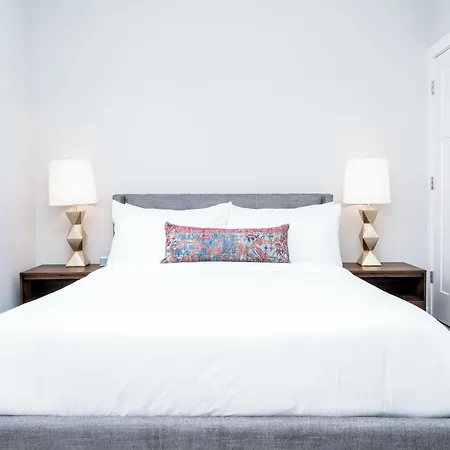 Cozysuites Music Row Hotel *