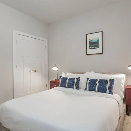 Cozysuites Music Row Hotel *