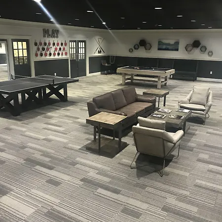 Hillside Crossing 3*