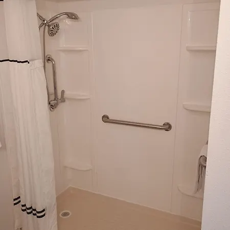 Hillside Crossing Hotel 3*