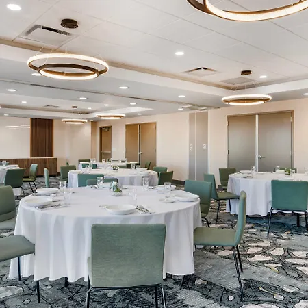 Cambria Midtown 4*
