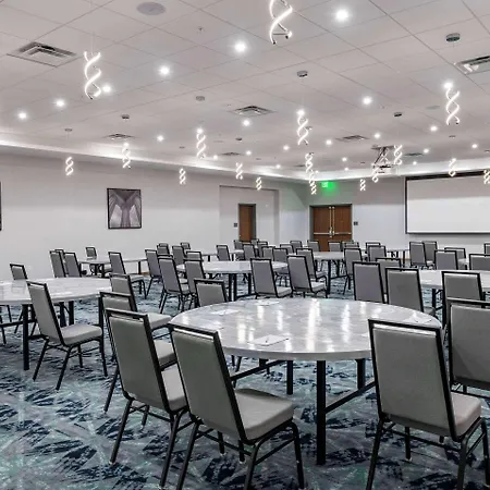 Cambria Airport 5*
