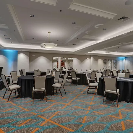 Drury Plaza Downtown Hotel