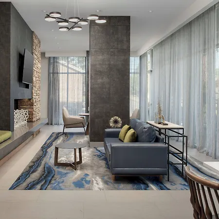 Fairfield & Near Vanderbilt 3*