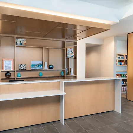 Hyatt House Airport Hotel