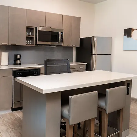 Hyatt House Airport Hotel 3*