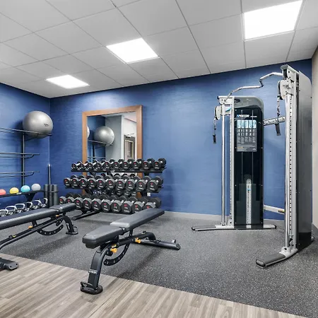Hotel Hampton By Hilton Airport Century Place