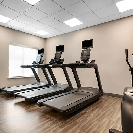 Hampton By Hilton Airport Century Place Hotel 3*