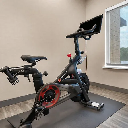 Hotel Hampton By Hilton Airport Century Place 3*