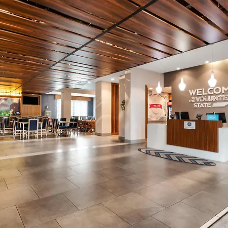Hampton By Hilton Airport Century Place