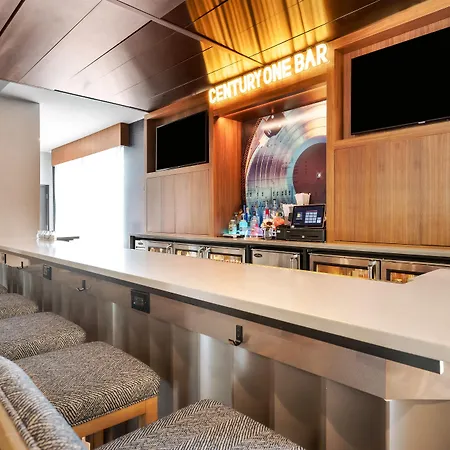 Hotel Hampton By Hilton Airport Century Place