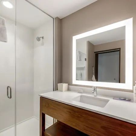 Hampton By Hilton Airport Century Place Hotel Nashville