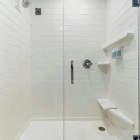 Hotel Fairfield & By Marriott Downtown-metrocenter 3*