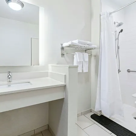 Fairfield & By Marriott Downtown-metrocenter 3*