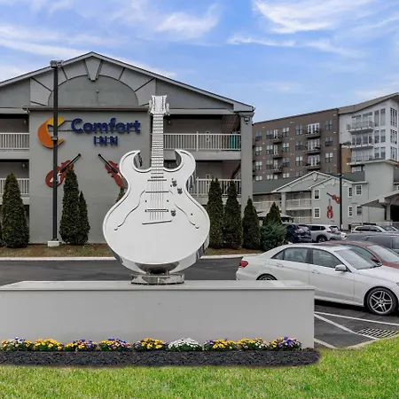 Comfort Downtown - Music Center 4*
