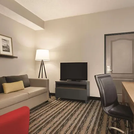 Country & By Radisson, Airport East, Tn 4*