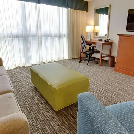 Hotel Drury & Airport 3*