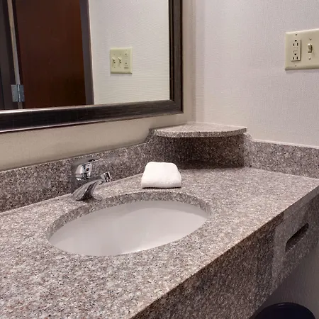 Drury & Airport Hotel