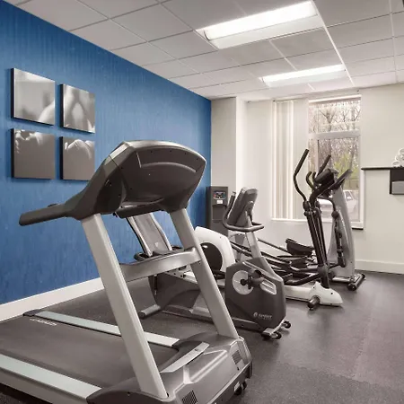 Hotel Country & By Radisson Airport Tn Nashville