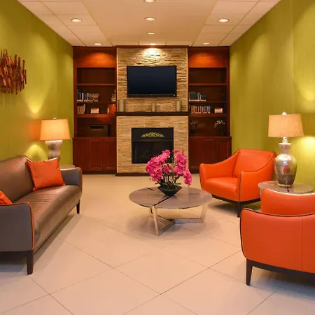 Country & By Radisson Airport Tn 4*