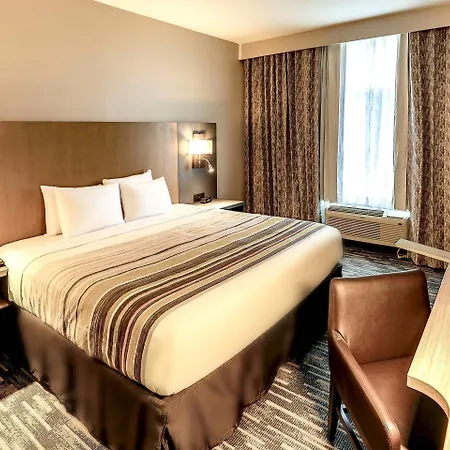Hotel Country & By Radisson Airport Tn