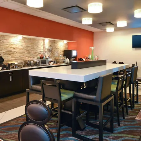Country & By Radisson Airport Tn Hotel Nashville