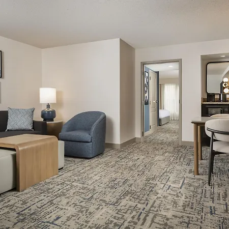 Hotel Embassy - At Vanderbilt 3*