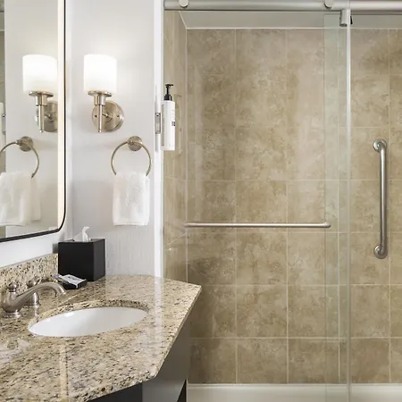Embassy - At Vanderbilt 3*