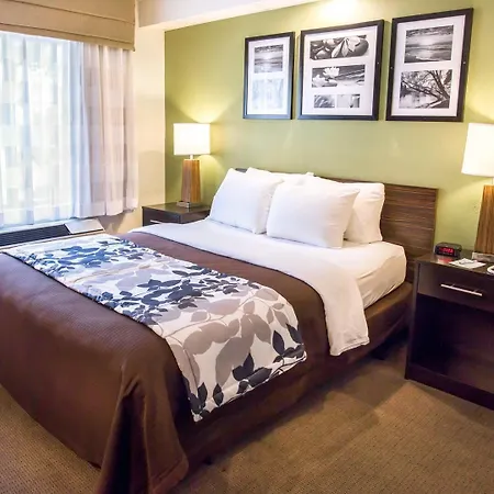 Sleep North - Downtown Area Inn 4*