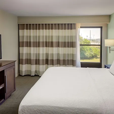 Hampton & Nashville-airport Hotel Nashville