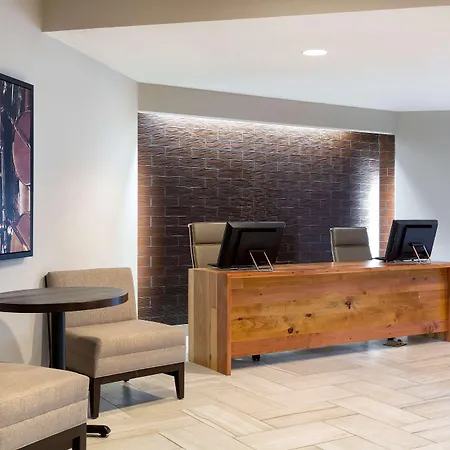 Doubletree By Hilton Airport
