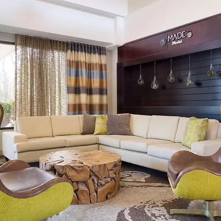 Doubletree By Hilton Airport Hotel Nashville