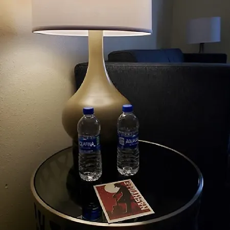 Hotel Club & Nashville