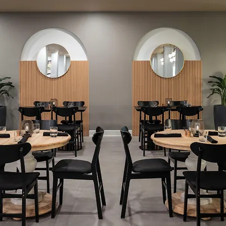 Delta By Marriott Airport 3*