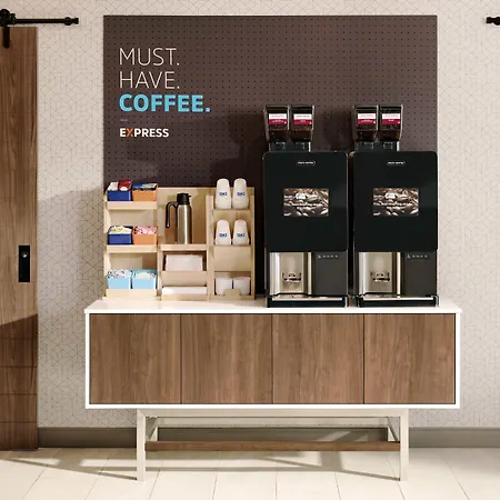 Hotel Express Airport By Ihg Nashville