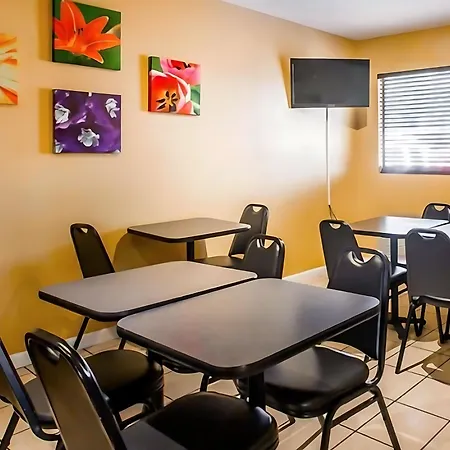 Motel Super 8 By Wyndham Hermitage