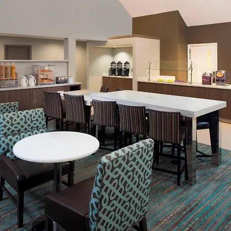 By Marriott Airport Hotel
