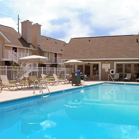Hotel By Marriott Airport