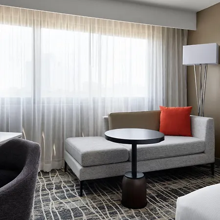 Airport Marriott 4*