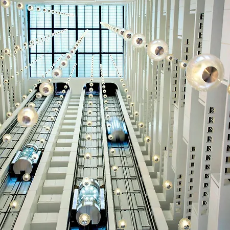 Sheraton Grand Downtown Hotel 4*