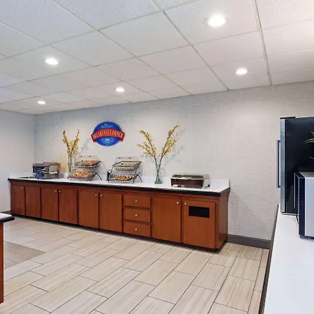 Baymont By Wyndham Airport 2*